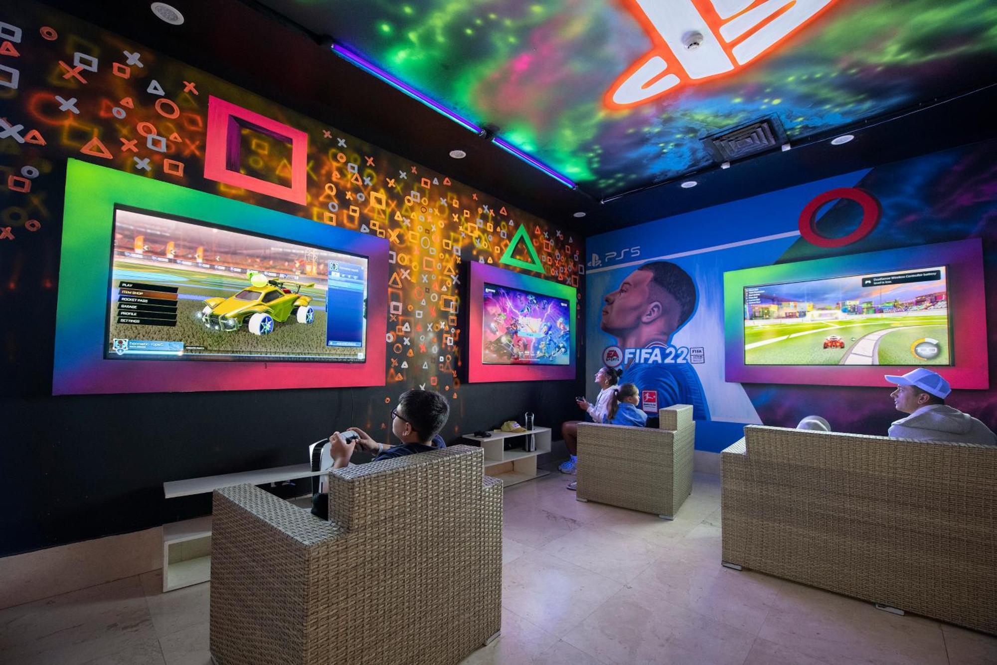 Charmillion Club Aquapark Hotel Sharm-el-Sheikh Buitenkant foto PlayStation Lounge in Dubai